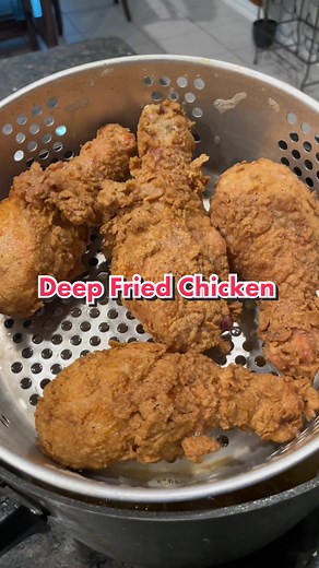 Perfectly Crispy Deep Fried Chicken Legs
