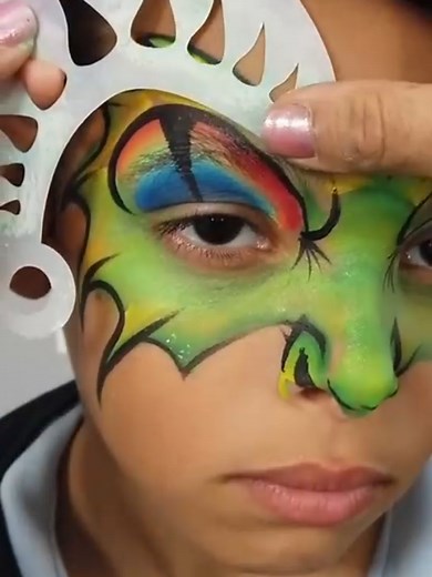 Quick One Stroke Dragon Face Paint Tutorial