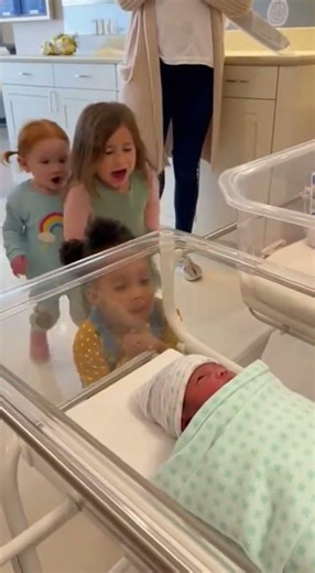 Toddler PANICS When Newborn OPENS Eyes 😳😂 | Hospital Moment Goes Viral