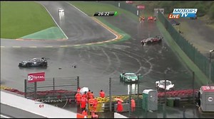 Chaos. #Spa24h #BES #Rain #Chaos #Crash #RacingCorner | Racing Corner