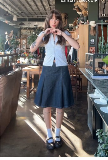 Casual Barista Outfit Inspiration for Daily Wear