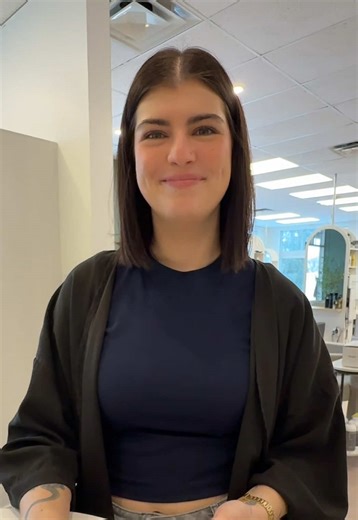 Une chance qu’on lui a donné une deuxième chance 🫠🙃💀 #coiffeuse #hairhumor #funny #drole #salondecoiffure