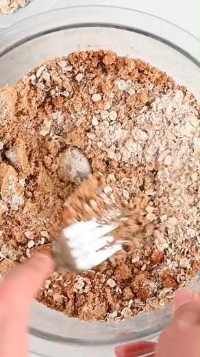 The best Peach Crisp with peaches and a sweet, buttery crisp topping made with oats. This is an easy dessert you can make all year with fresh peaches, frozen, or even canned! Serve it warm with ice cream or whipped cream for a fantastic dessert. https://www.crazyforcrust.com/easy-peach-crisp-recipe/ | CrazyforCrust