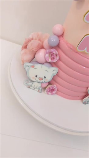 Delightful Pink Cat Cake for Celebrations