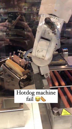 Hot dog machine fail 🤣🤣 #hotdogs #hotdog #food #machine #fail #xyzbca #fyp #foryou
