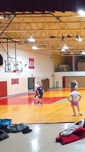 clearly out or was it🤔 i shot a brick after to make it honest. it was a nice Hustle play by jared.