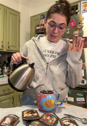 there are so many people to hold in the light but especially the city of Minneapolis & Renee Good’s family💔 #quakerism #quaker #reneegood #usa