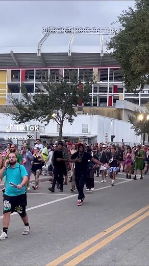 Im so lonely 🕺🏽🔥