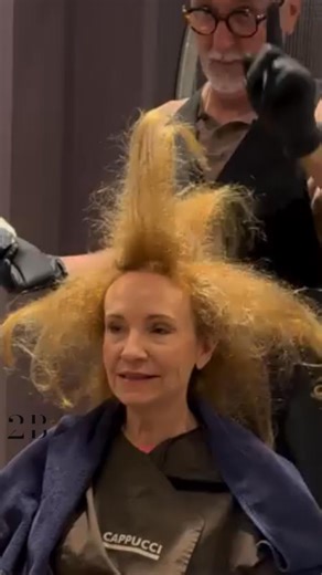 You wouldn’t believe this is the same person! 😱 Her transformation is unreal—she looks so youthful, so refreshed, it’s like time reversed! ✨ Watch the full reveal in the comments below 👇👇👇 #Transformation #Unbelievable #MustWatch | Go Viral Entertainment