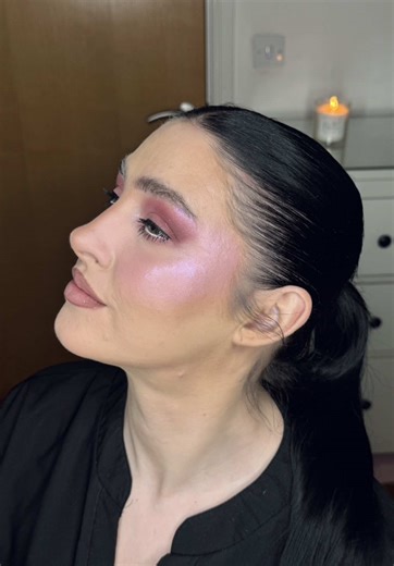 PRODUCTS USED: @Pixi Beauty @PixiBeautyUK BeautifEYE Brightening Eye Patches @Too Faced Born This Way Super Glow, Born This Way Undetectable Foundation @thebeautycrop Brow Friends Forever Tinted Brow Gel @NARS Cosmetics Pro Prime Smudge Proof Eyeshadow Base @Charlotte Tilbury Pink Love Charlotte’s Palette Of Beautifying Eye Trends @Fyne Cosmetics White Eyeliner, Sleek Cheeks Dimension Duo Blusher @Peaches & Cream Pixie Pigment @rimmellondon Wonder Ink eyeliner @L'Oréal Paris UK @L’Oréal Paris X 