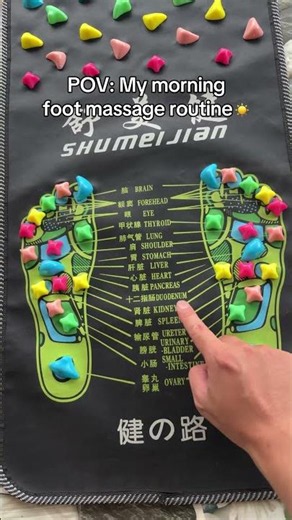 My feet finally feel calm with this morning acupressure mat ritual 😌
