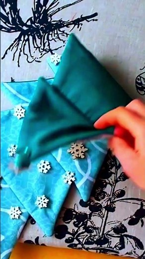 Tiny Christmas Wall Tree You Can Sew in Minutes!