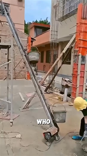 Building Concrete Columns Using a Bucket Lift Method #EngineeringHacks #ConcretePouring #WorkSmart | Katie's Soles