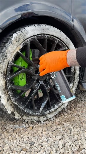 Alien Magic DECON Tyre & Rubber Cleaner #alienmagiccarcare #asmrcleaning #satisfyingvideo #asmr