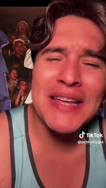 Se cayó #BadBunny en su primer concierto de la CDMX y cantó canción sorpresa 🔥 #chismillennial #pablochagra