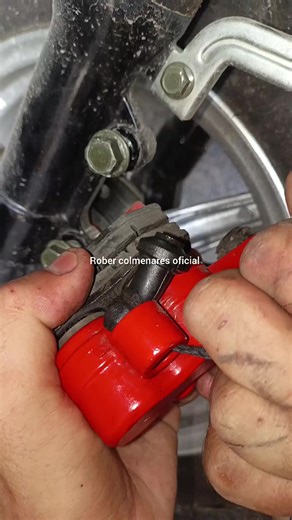 cómo instalar un caucho en el caliper del freno de nutras Moto #LIVEIncentiveProgram #LIVEbringFANS #PaidPartnership
