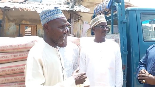 As part of annual Sadaka to help the development of the Zango communities in Ankara, the Masarautan Sarki Hausawan Ankara today presented 100 bags of Cement and an amount of 5000 Ghana cedis to the Abokin Ango Family to help in completion of the Dr. Musah Abokin Ango Mosque in Sabon Zango. Representing the Masarautan Hausawa is the Commander in chief of Zongos Wazir Alh Sanusi Ali Ahmed. | Hausa Television | Facebook