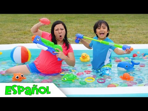 💦 Water Balloon Fight with Bunch O Balloons | Ryan vs Mom in the Kiddie Pool 🏖️