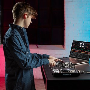 Numark NS4FX 4 Ch Premium Serato DJ Controller