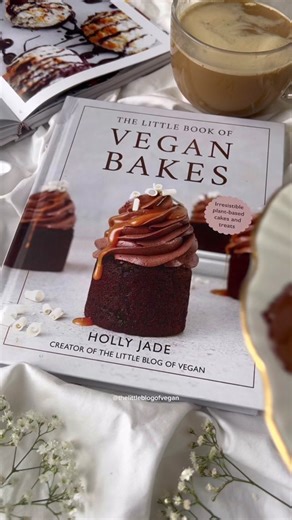 Crispy chewy Gluten-free Vegan Coconut Macaroons! 🍫🥥 Recipe can be found in my baking book: ‘The Little Book Of Vegan Bakes’ - Click link in my bio to grab a copy! #macaroons #satisfying #asmrvideo #coconutmacaroons #booktok #veganbaking #baking