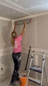 Skimming some butt joints using the LEVEL5 Roller and Skimming Blade duo 😁😁 IG @tradesgirly👌 | LEVEL5 Tools