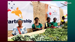 The construction of a new market in Enga’s capital will improve accessibility, safety and hygiene standards for vendors and customers. The new Wabag market project was launched today by Australian High Commissioner, Bruce Davis, Enga Governor, Sir Peter Ipatas, and the Minister for Fisheries and Marine Resources and Wabag MP, Dr Lino Tom. Kandep MP, Alfred Manase, also attended the event. Australia will contribute up to 10 million kina through the Papua New Guinea-Australia Partnership, working 