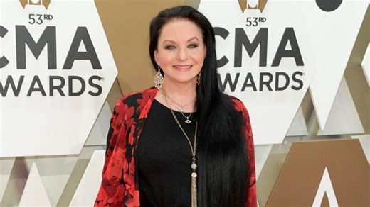 Crystal Gayle Is Saying Goodbye After Tragic Diagnosis. Fans around the world are deeply concerned as news surrounding Crystal Gayle brings an emotional wave of support and reflection. In this video, we look at what has been shared so far about Crystal Gayle’s situation and how it has impacted her family, friends, and lifelong supporters. As tributes pour in, Crystal Gayle’s legacy, strength, and influence on country music are being remembered like never before. This video carefully explores the
