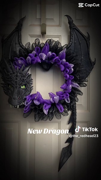New Dragon colors #dragonlovers #dragons #wreaths #customwreaths #fyp #blackfriday #dragonworld #dragonwork #iheartdragons