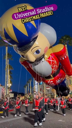 Best! Universal Parade! Christmas! Universal Studios Florida! #christmas #shorts #universalstudios