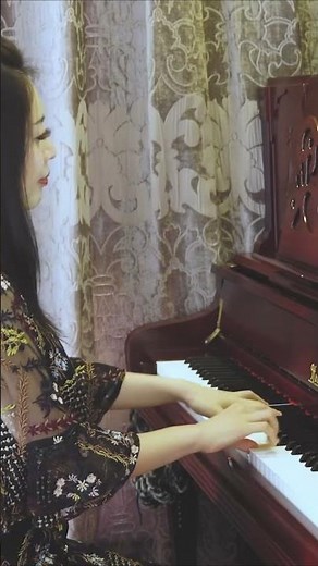Piano performance ”Qian Qian Que Song”, beautiful and beautiful, nostalgic classic!# Qian Qian Que