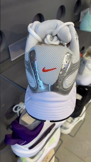 Nike V5 RNR “White Black Picante Red”