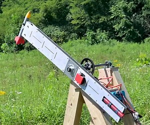 This Mini SpinLaunch Catapults Model Rockets Into the Sky