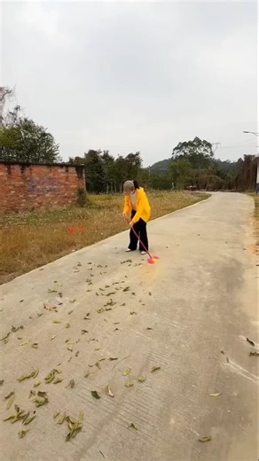 Simple Tech Finds | Amazon Finds on Instagram: "🍃🍂Comment "SHOP" and we'll DM you the product info 🔗 or find it in our bio @simpletechfinds ✨50% off offer valid only today 🔥 🌍Free shipping worldwide ⏳Limited time offer"