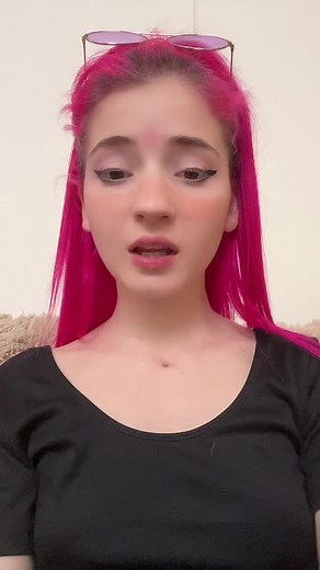 Emma Fiore en Twitch: Juegos y Ejercicio