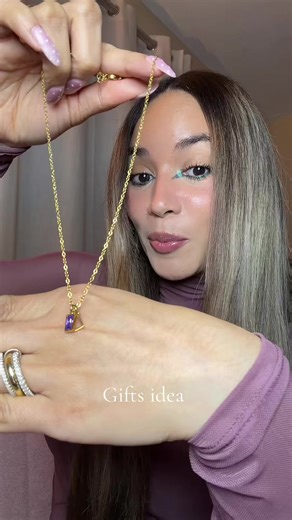 18k Birthstone Necklaces: Unique Gift Ideas