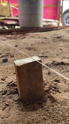 6K views · 13 reactions | How to place a leveling guide the right way Simple and accurate wall leveling #USA #MasonryTips #ConstructionHack | RIG DIY USA | Facebook