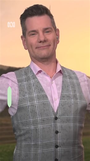 ABC News Breakfast weather presenter Nate Byrne experienced every season in one morning in Canberra on Wednesday! From rainbows to thunder, we're glad we have Nate to keep us all updated on the weather. Personalise your news and stay in the know with the ABC NEWS app: https://ab.co/abcnewsapp #ABCNewsACT #abcnewsbreakfast #Weather | ABC Canberra