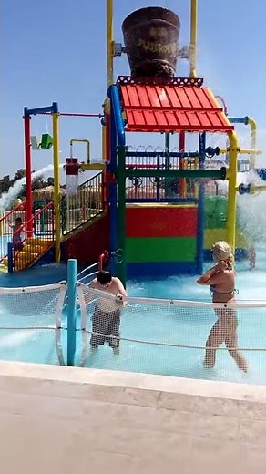 Water park bucket tip