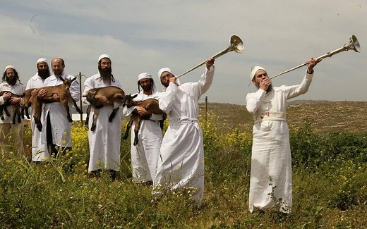 Passover sacrifice reenacted by Jewish priests-in-training
