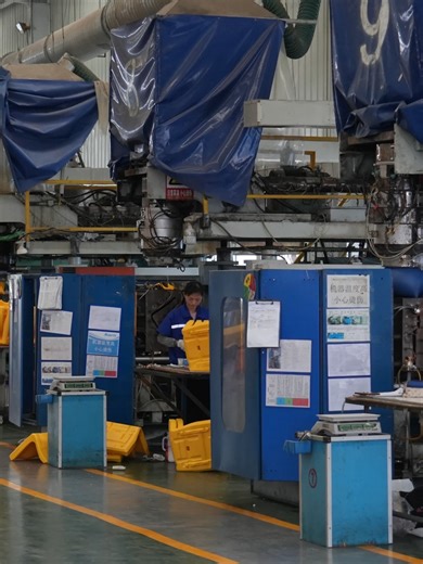 From raw wood professional sports courts. Inside the Avant Sports factory, every wood sports floor is engineered with precision, advanced technology, and strict quality control to deliver durability, safety, and top performance for athletes. Because great games deserve a world-class foundation. @avant.sports_floor @avant.sports_seating #𝗦𝗽𝗼𝗿𝘁𝘀𝗩𝗲𝗻𝘂𝗲𝘀 #tiktok #Venus #PremiumSeating #tournament #Global #FIBA #fypシ゚ #SportsHistory #StadiumLife #China #intertainment #Innovation #Arena #sp