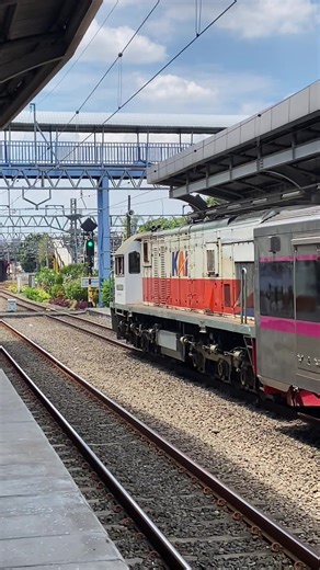 KA Jaka Tingkir Berangkat dari Stasiun Jatinegara