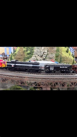 Lehigh New England mixed freight using diesel helper on the rear | Lower Susquehanna Valley Modular Railroaders