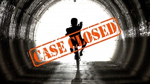 Just when we thought the case of the orange mystery bikes being ridden by Pivot Factory Racing was going cold, we ended up on the trail in hot pursuit. It was worth keeping the world waiting for the release of the newly redesigned, EWS-proven Pivot Firebird, purpose built for speed. Learn more about the Firebird here: https://store.pivotcycles.com/en/bike-firebird-1 Matt Walker MTB Eddie Masters MTB Bernard Kerr Morgane Charre Emilie Siegenthaler | Pivot Cycles