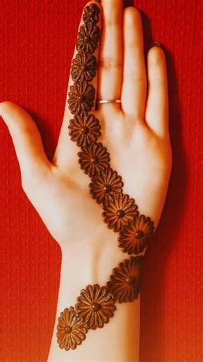 simple and easy mehndi design for hand 🥰🥰#simplemehndi #viralvideo #shortsfeed #youtubeshortsvideo