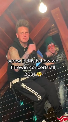 who wants tickets?? 😤 @paparoach