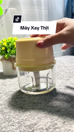 Máy xay mini tiện lợi sử dụng cồng sạc USB