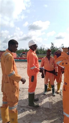 Construction site collaboration - #engineering #quality #teamwork #safety #construction #viralshorts