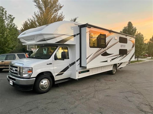 Entegra Odyssey Owner Group | Howdy, 2025 entegra esteem 27u Generator - No fuel from fuel pump is there a fuse onan 4000 | Facebook