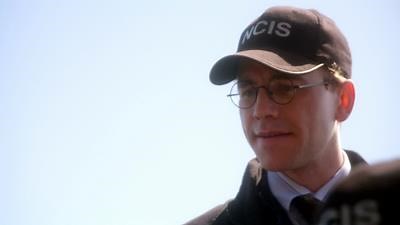 NCIS Season 7 Episode 20 Moonlighting