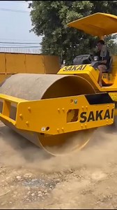 1.1M views · 10K reactions | Operator paling santai #alatberat #konstruksi #vibroroller #excavator | Alat Berat | Facebook